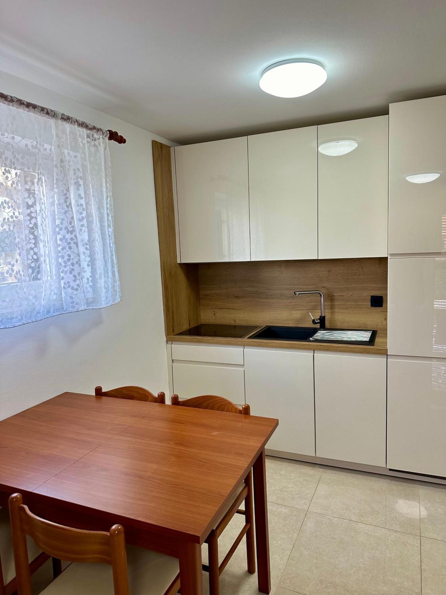 Apartment Sara นยีวีเซ ภายนอก รูปภาพ