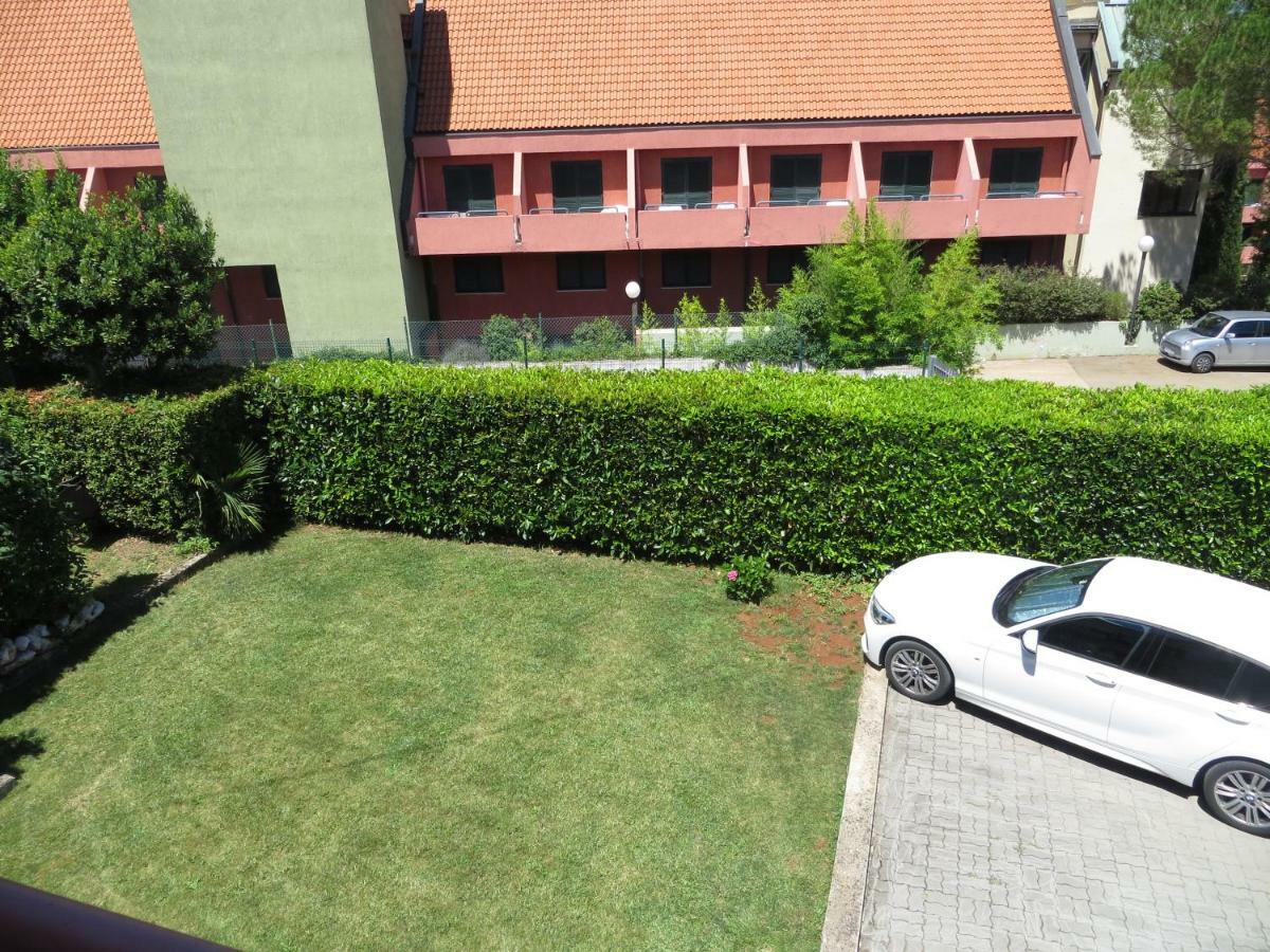 Apartment Sara นยีวีเซ ภายนอก รูปภาพ